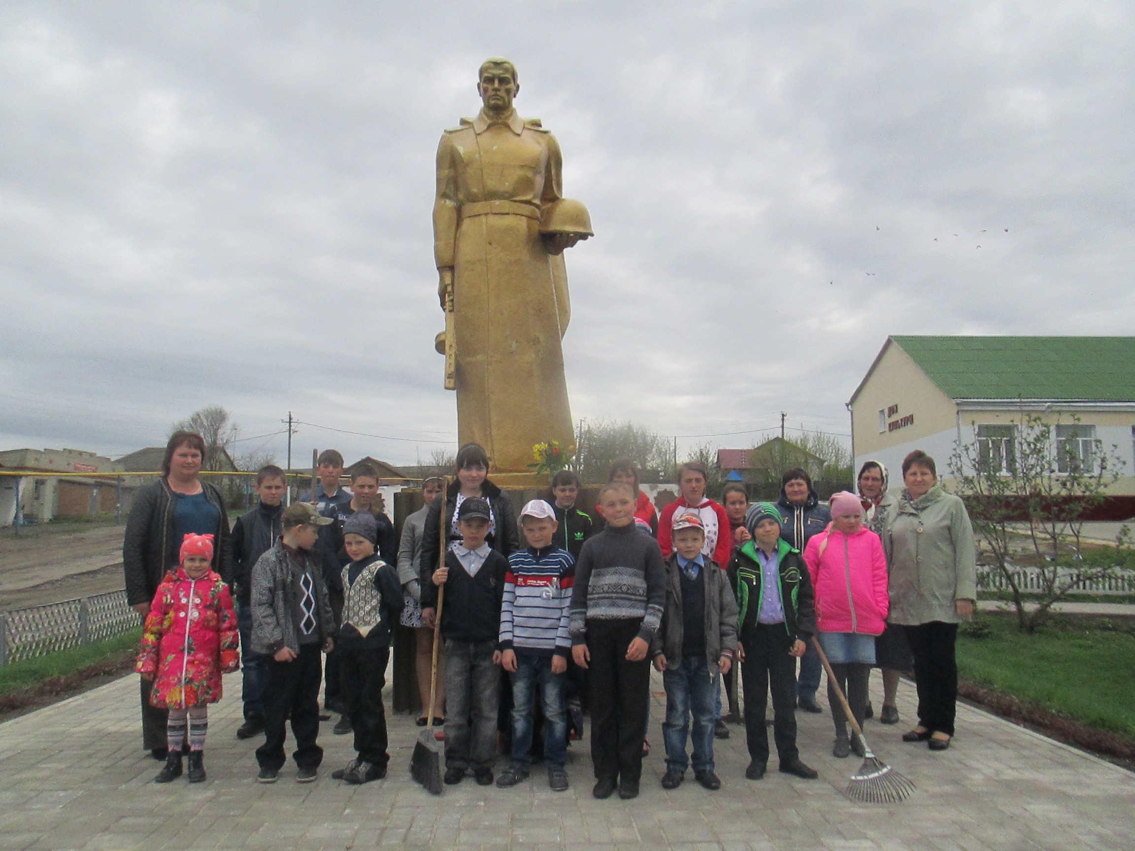 Памятник односельчанам, погибшим в годы Великой Отечественной войны.